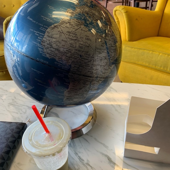 Meet your Posher, Donna - Picture 1 of 1